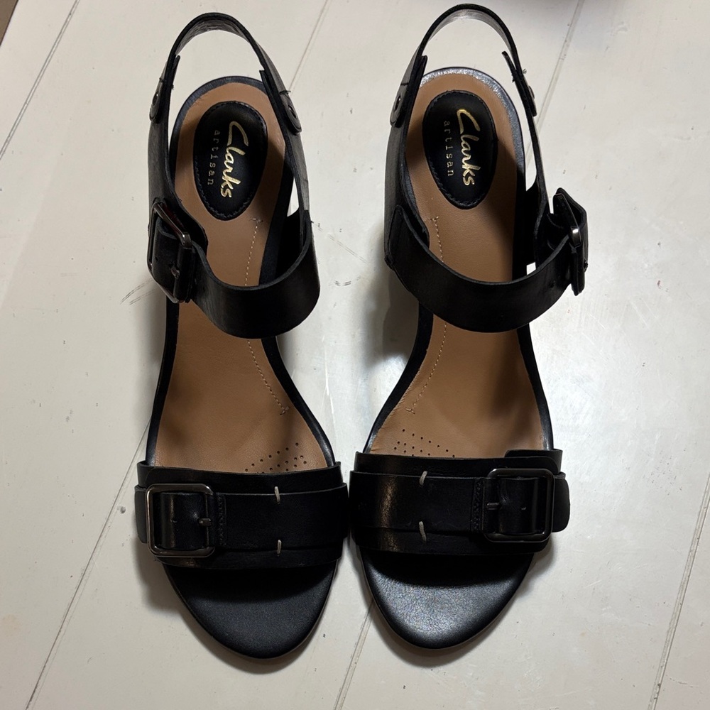 Clarks Women's Elegant Black Sandals